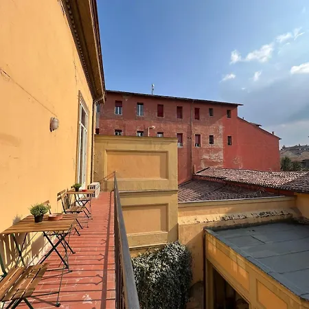 The Window On The Courtyard, Entire - La Finestra Sul Cortile, Intero Apartment Bologna