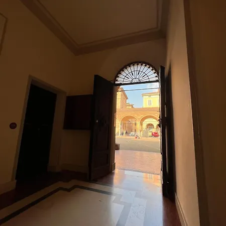 Apartment The Window On The Courtyard, Entire - La Finestra Sul Cortile, Intero *