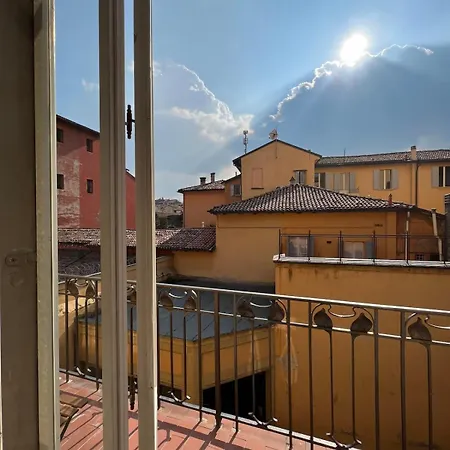 The Window On The Courtyard, Entire - La Finestra Sul Cortile, Intero Apartment