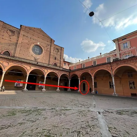 Apartment The Window On The Courtyard, Entire - La Finestra Sul Cortile, Intero *